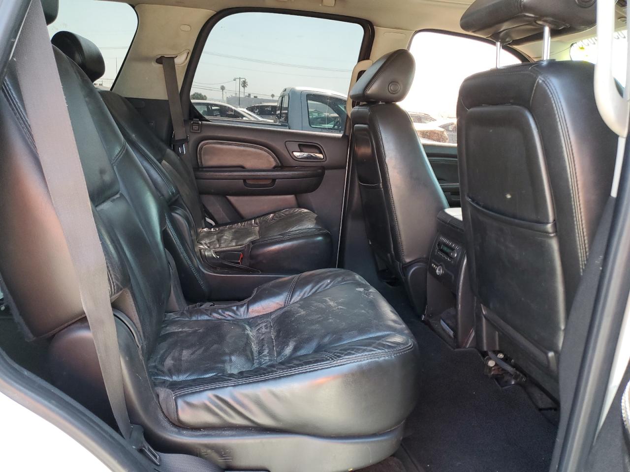 2007 Cadillac Escalade Luxury VIN: 1GYFK63827R403938 Lot: 63324055