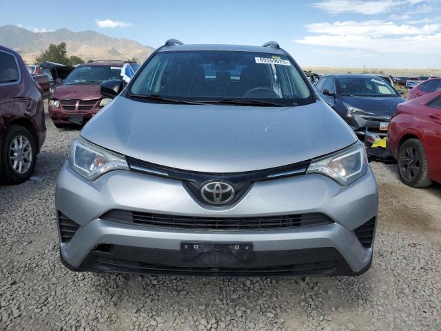  TOYOTA RAV4 2018 Srebrny