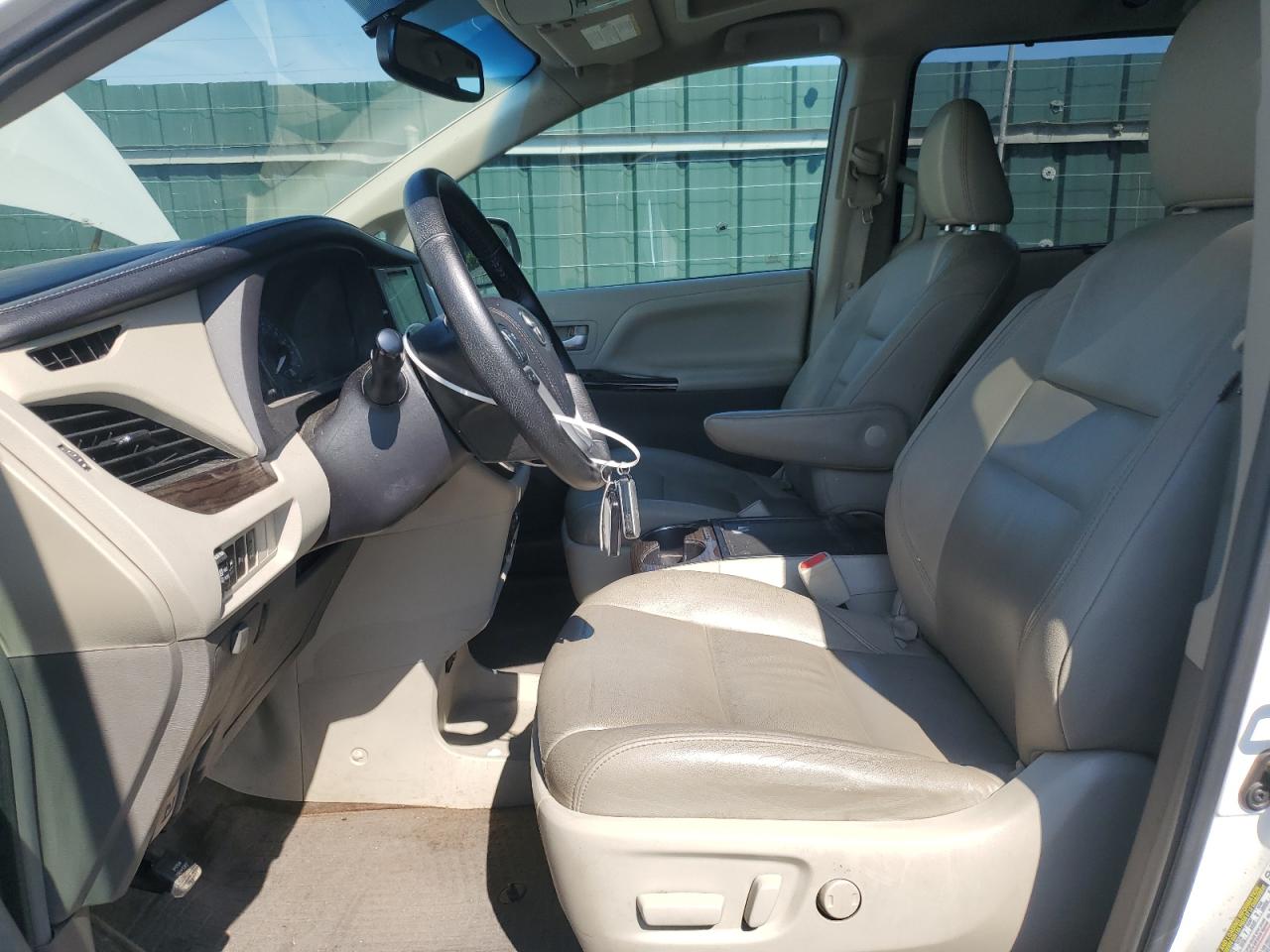 2015 Toyota Sienna Xle VIN: 5TDDK3DC2FS096172 Lot: 63043675