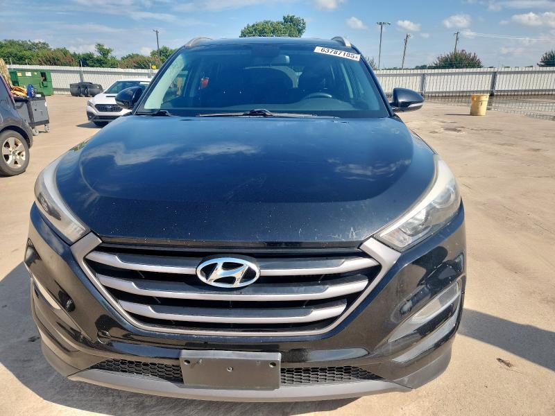 Parquets HYUNDAI TUCSON 2016 Czarny