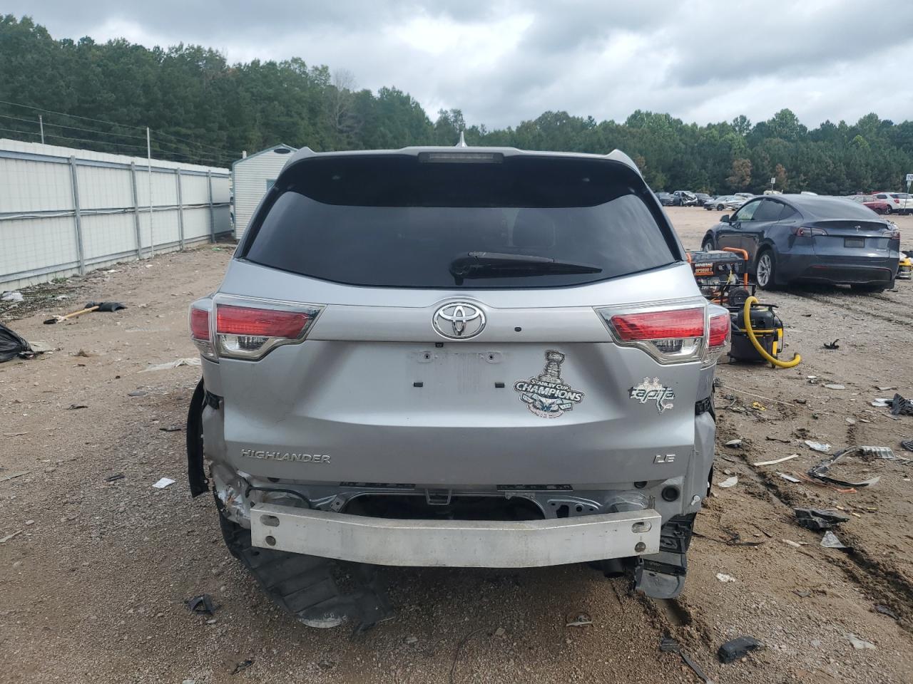 2014 Toyota Highlander Le VIN: 5TDZKRFH6ES031745 Lot: 63960615