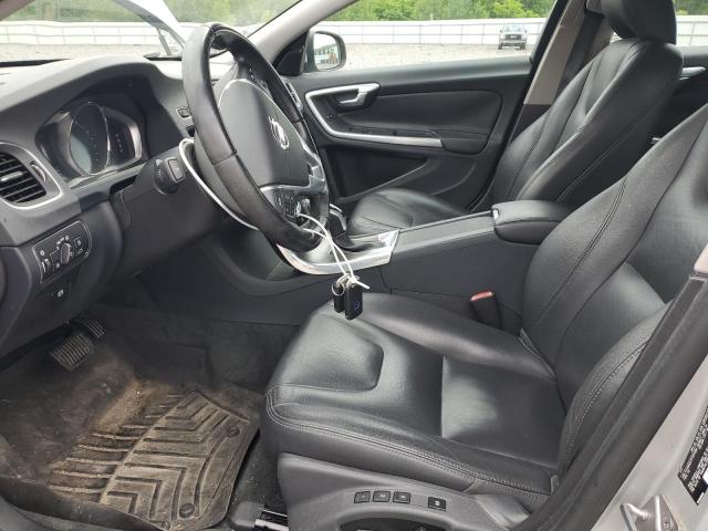 VOLVO V60 2015 Silver