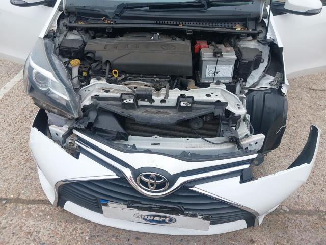2015 TOYOTA YARIS ICON