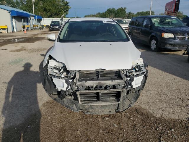 Седаны FORD FOCUS 2013 Белы