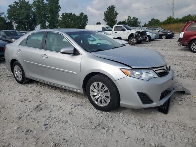  TOYOTA CAMRY 2013 Srebrny