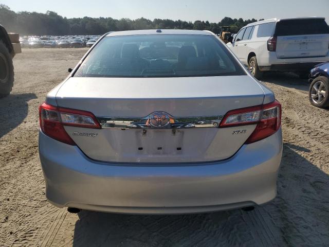  TOYOTA CAMRY 2014 Srebrny