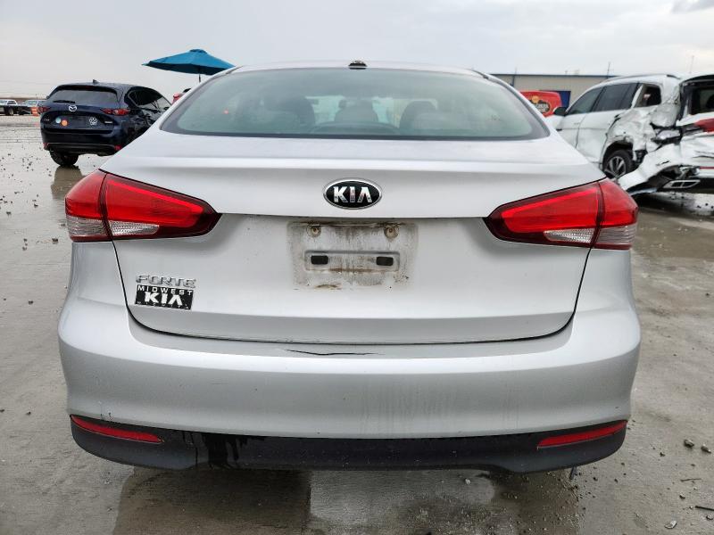  KIA FORTE 2018 Srebrny