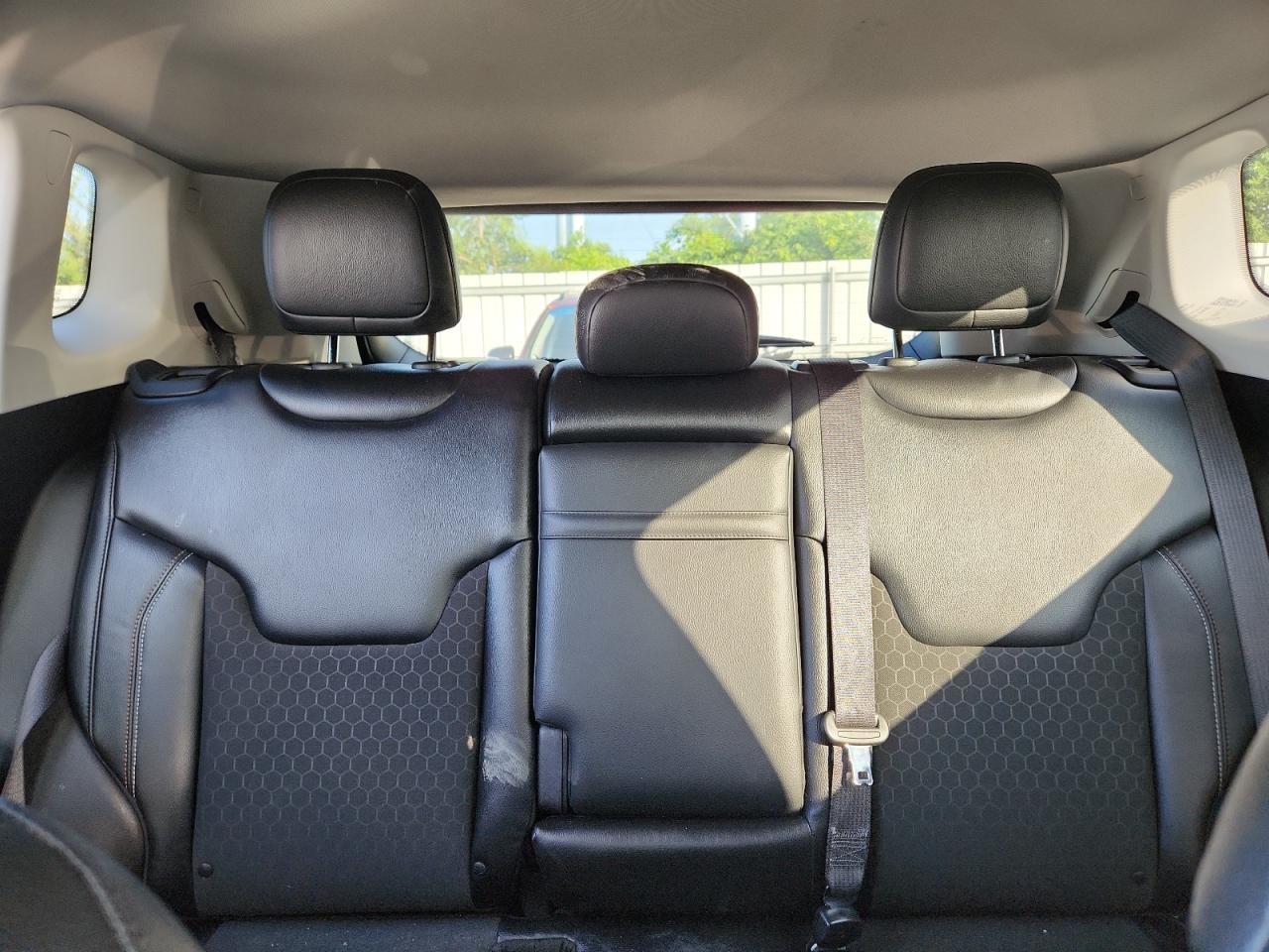 2017 Jeep Compass Latitude VIN: 3C4NJDBB7HT688733 Lot: 64588285