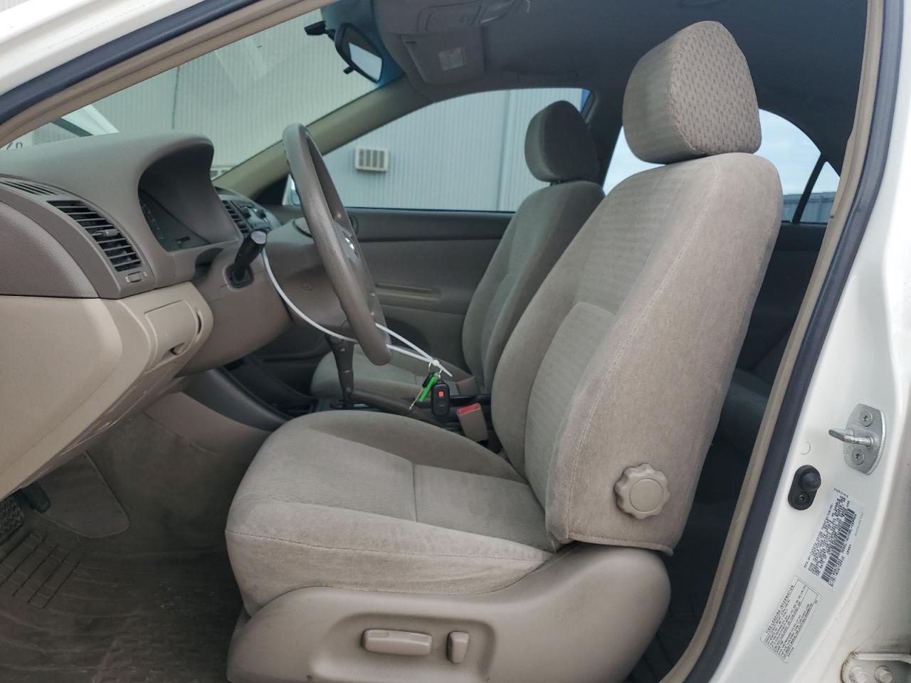 2002 Toyota Camry Le VIN: 4T1BE32K22U106533 Lot: 64502205