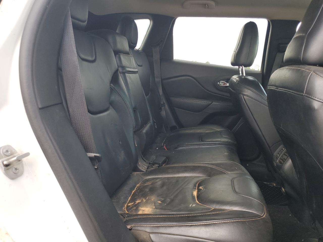 2015 Jeep Cherokee Latitude VIN: 1C4PJMCS1FW610513 Lot: 65541805