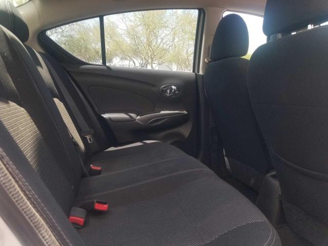 Sedans NISSAN VERSA 2015 Silver