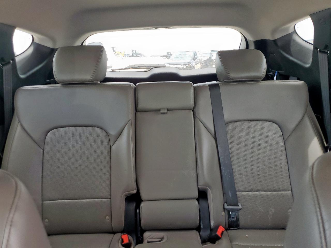 2018 Hyundai Santa Fe Sport VIN: 5XYZUDLB1JG570925 Lot: 65293555