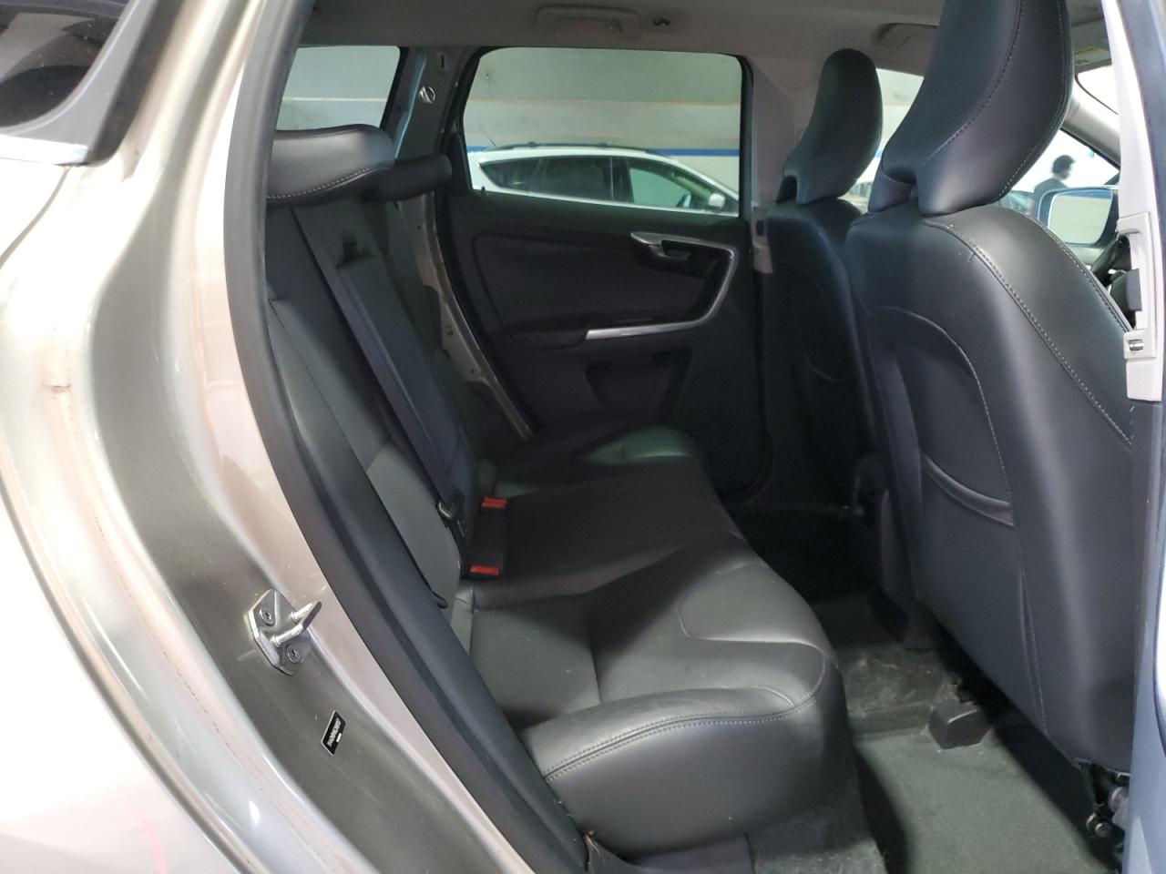 2016 Volvo Xc60 T5 Platinum VIN: YV440MDM8G2888157 Lot: 64071425
