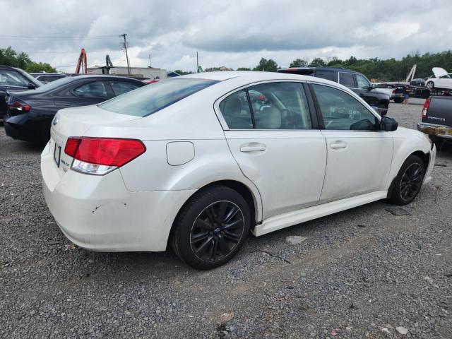  SUBARU LEGACY 2013 Biały