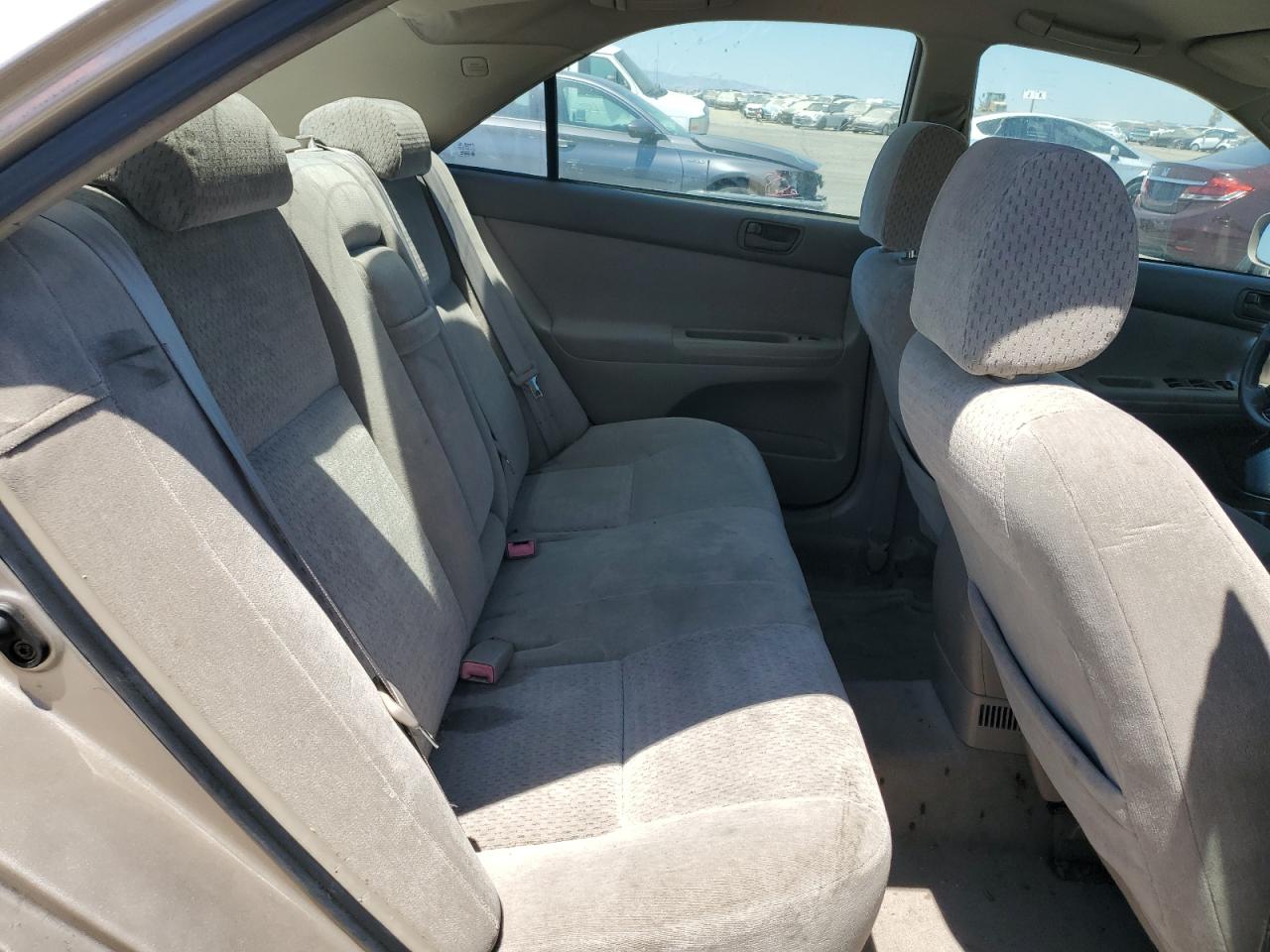 2002 Toyota Camry Le VIN: 4T1BF30K42U028529 Lot: 64865285