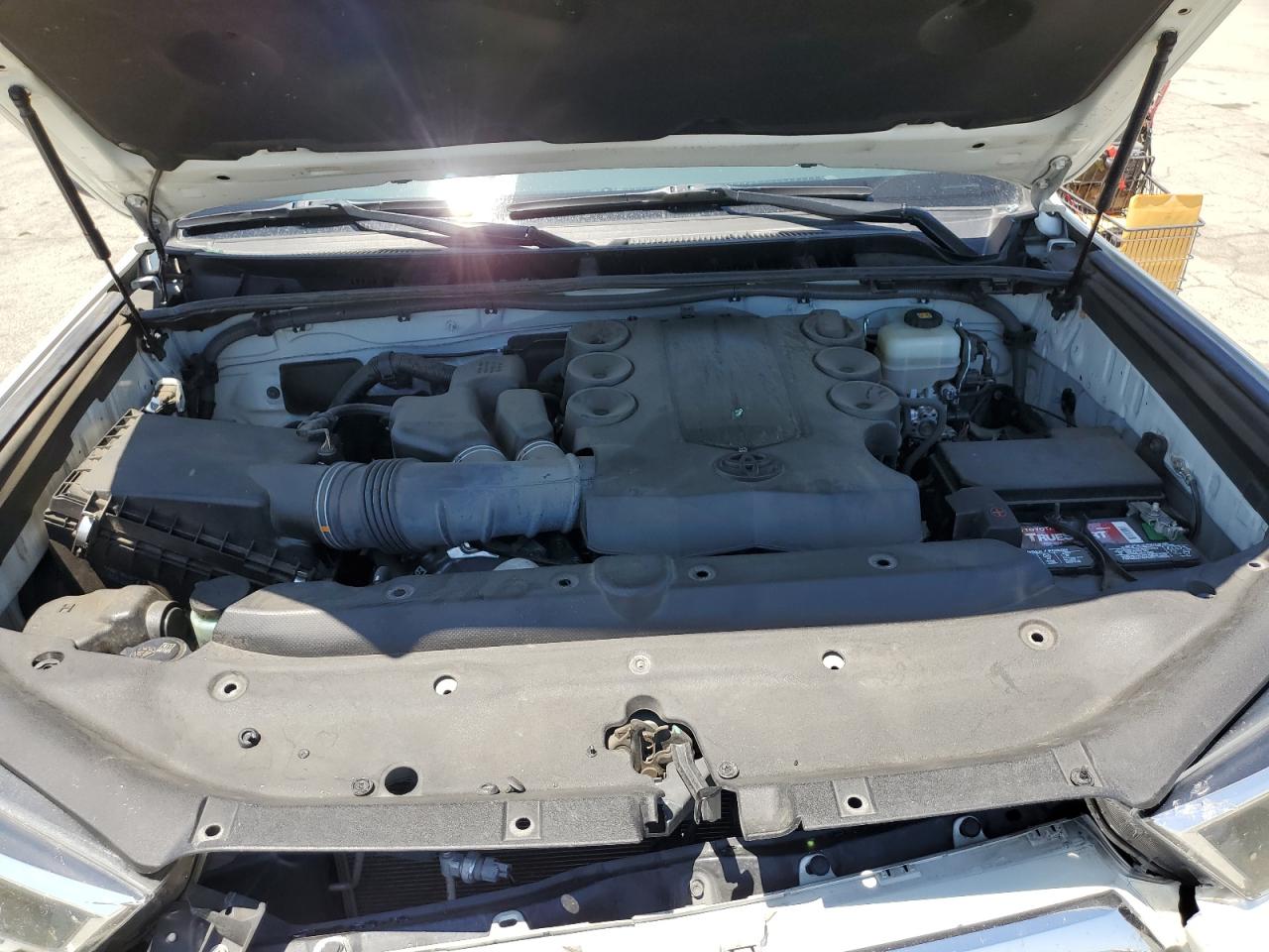 2018 Toyota 4Runner Sr5/Sr5 Premium VIN: JTEBU5JRXJ5551527 Lot: 63147035