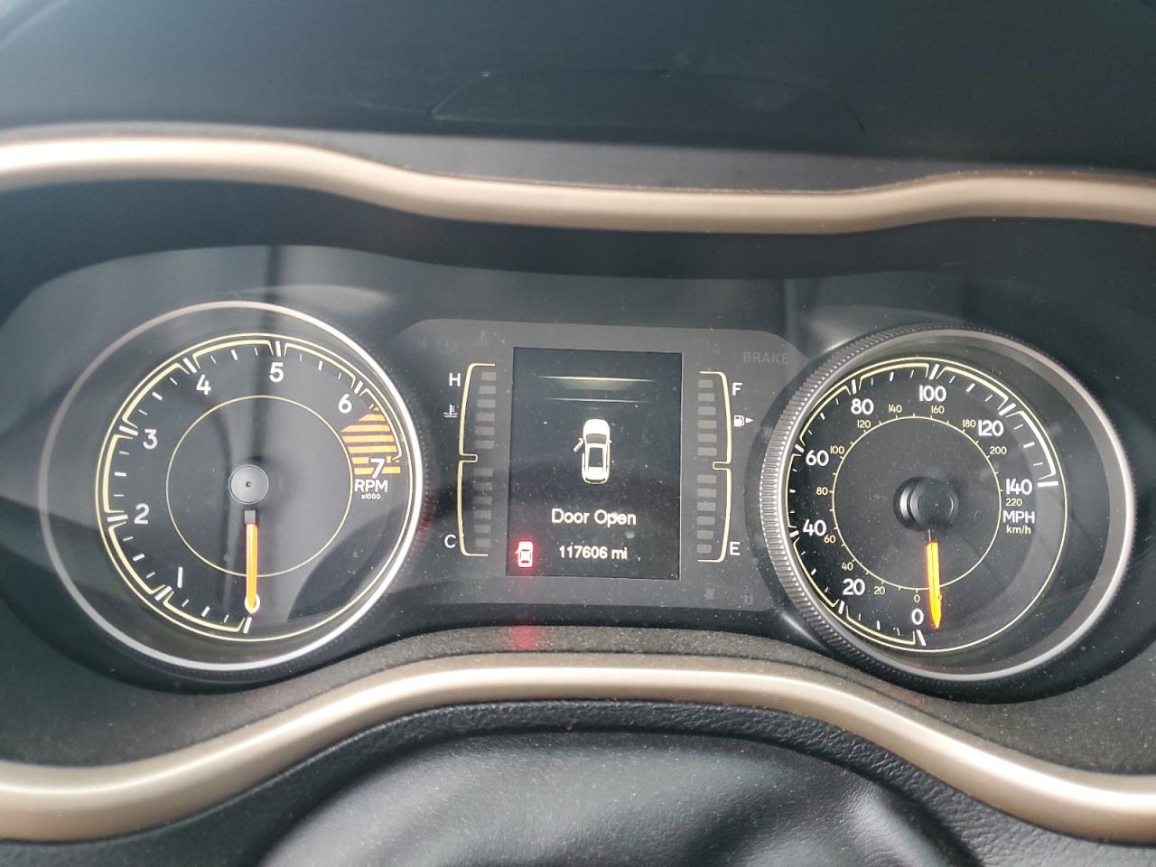 2017 Jeep Cherokee Latitude VIN: 1C4PJMCBXHW663858 Lot: 64079825