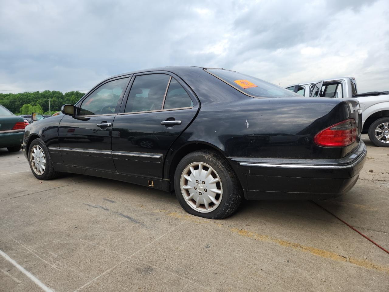 2000 Mercedes-Benz E 320 VIN: WDBJF65J0YA985167 Lot: 63348705