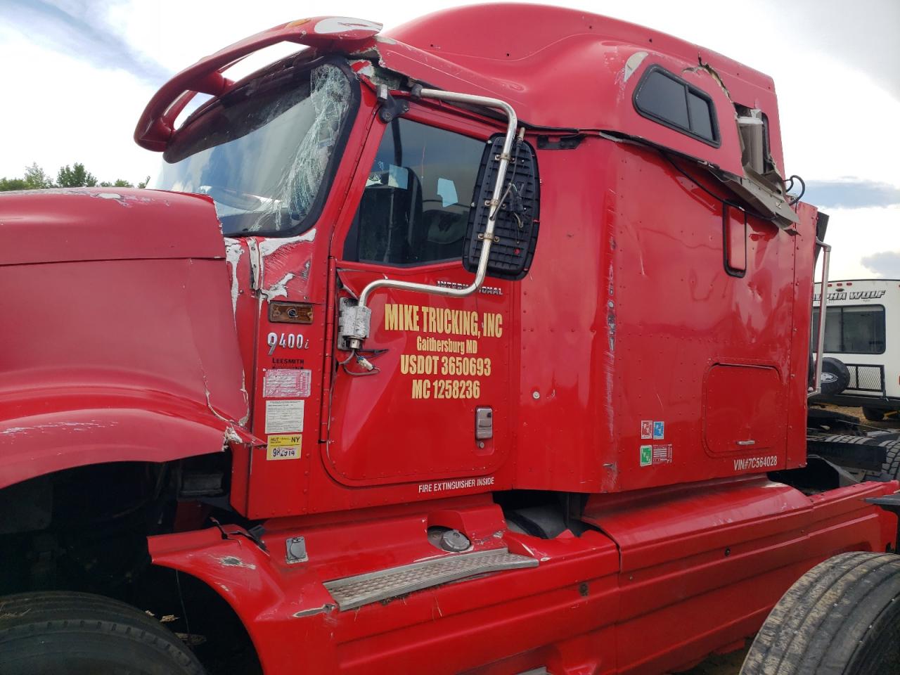 2007 International 9400 9400I - Trucks Semi Truck VIN: 2HSCNAPR87C564028 Lot: 64143695