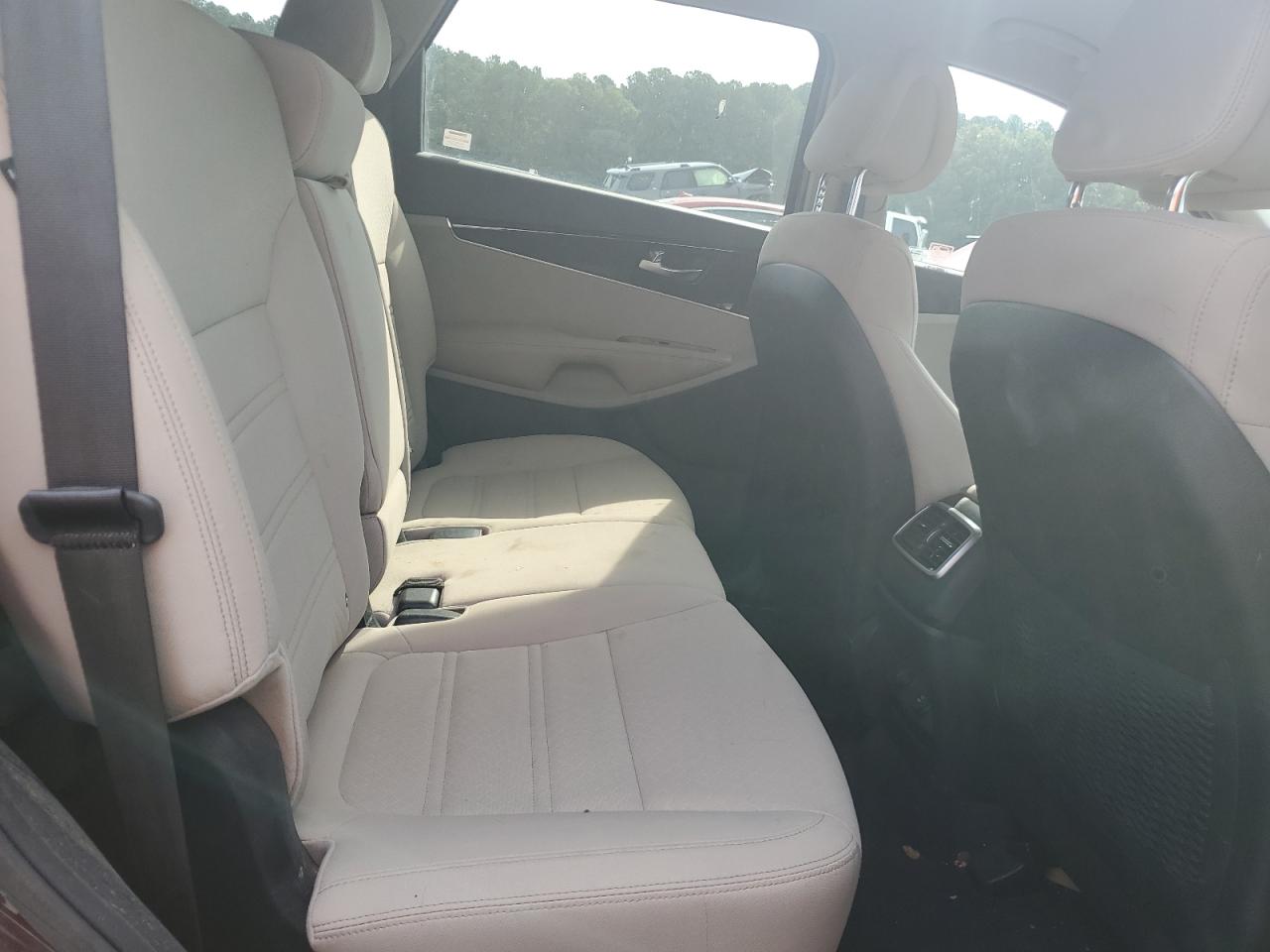 5xypg4a51gg123354 5XYPG4A51GG123354 2016 Kia Sorento Lx