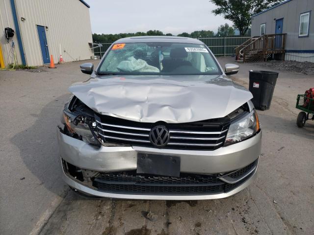  VOLKSWAGEN PASSAT 2014 Серебристый