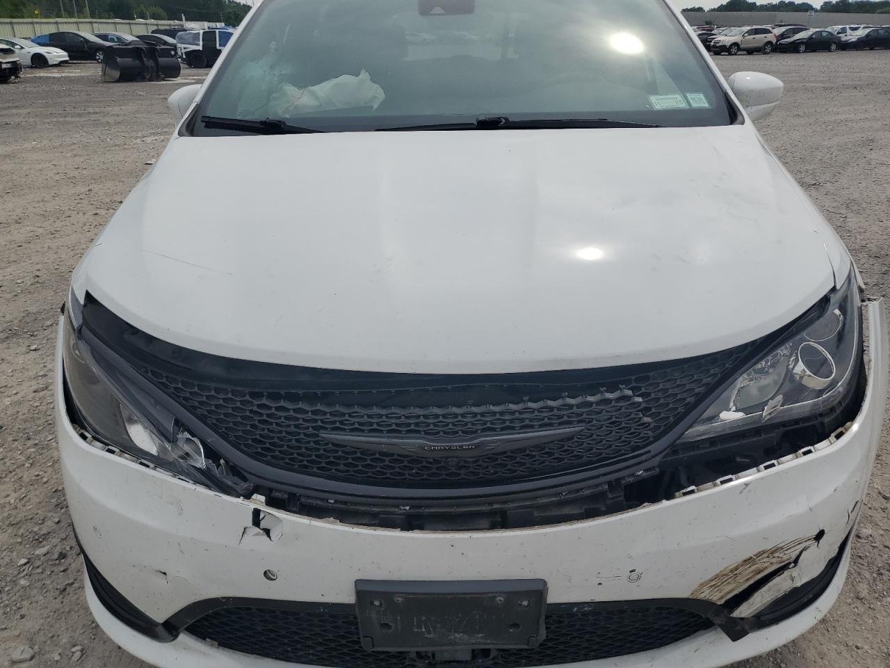 2020 Chrysler Pacifica Touring L VIN: 2C4RC3BG2LR261702 Lot: 64563655