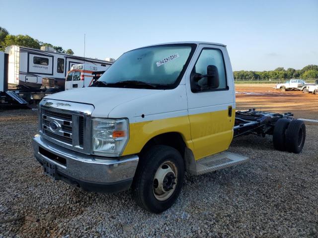 2016 Ford Econoline E450 Super Duty Cutaway Van  