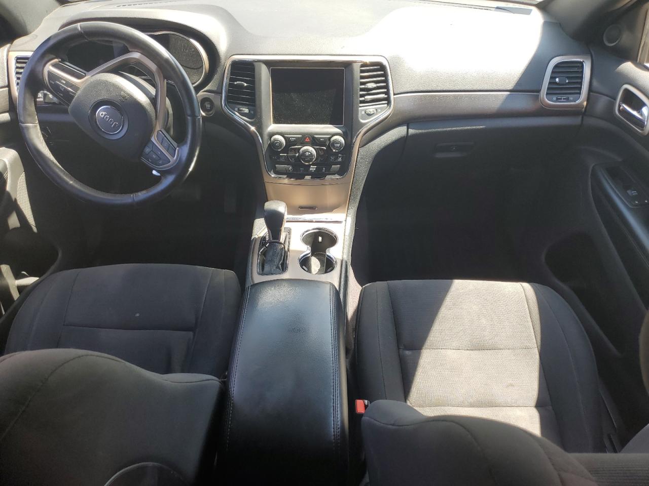 2016 Jeep Grand Cherokee Laredo VIN: 1C4RJFAGXGC379472 Lot: 65560445