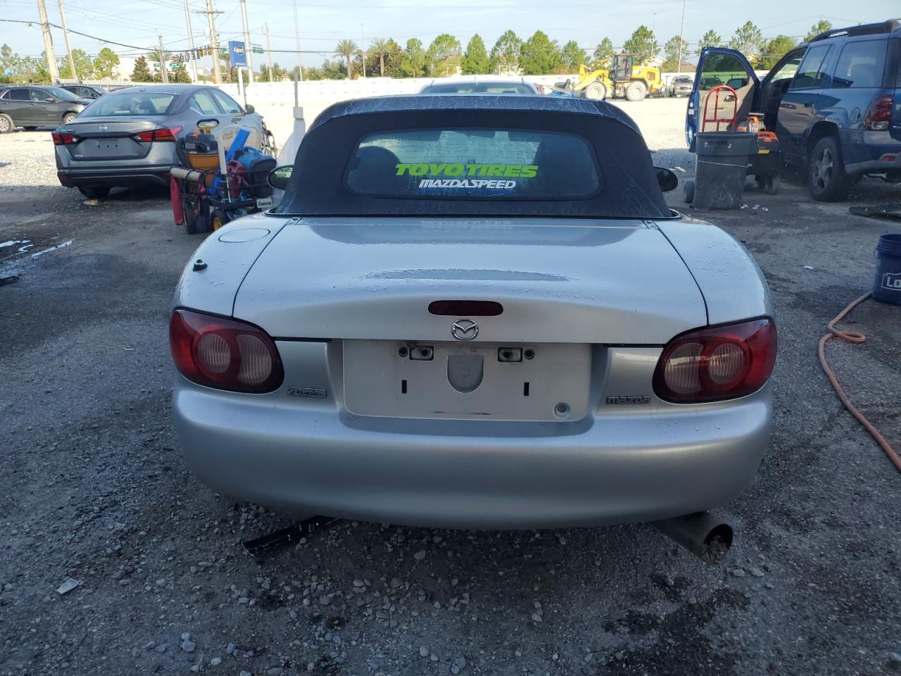 2004 Mazda Mx-5 Miata Base VIN: JM1NB353X40401730 Lot: 63875895