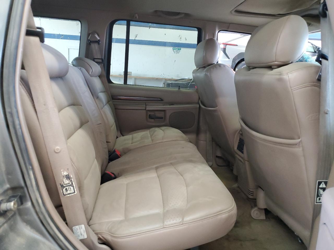2000 Ford Explorer Limited VIN: 1FMDU75EXYZA41631 Lot: 63808935