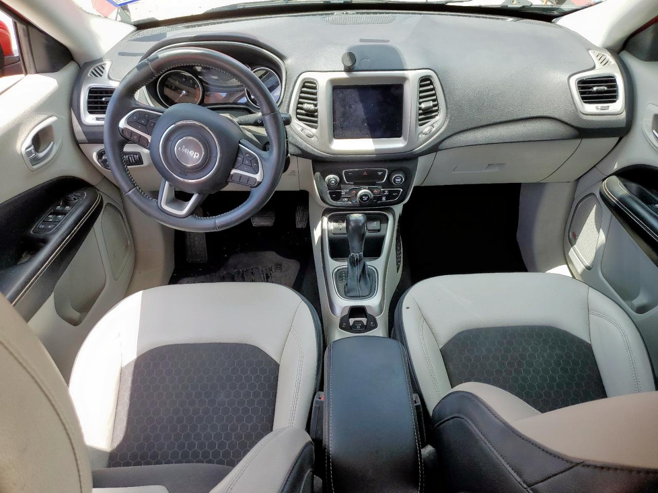 2018 Jeep Compass Latitude VIN: 3C4NJCBBXJT194592 Lot: 64174915
