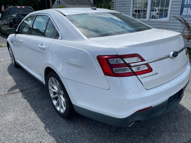 Sedans FORD TAURUS 2015 Biały