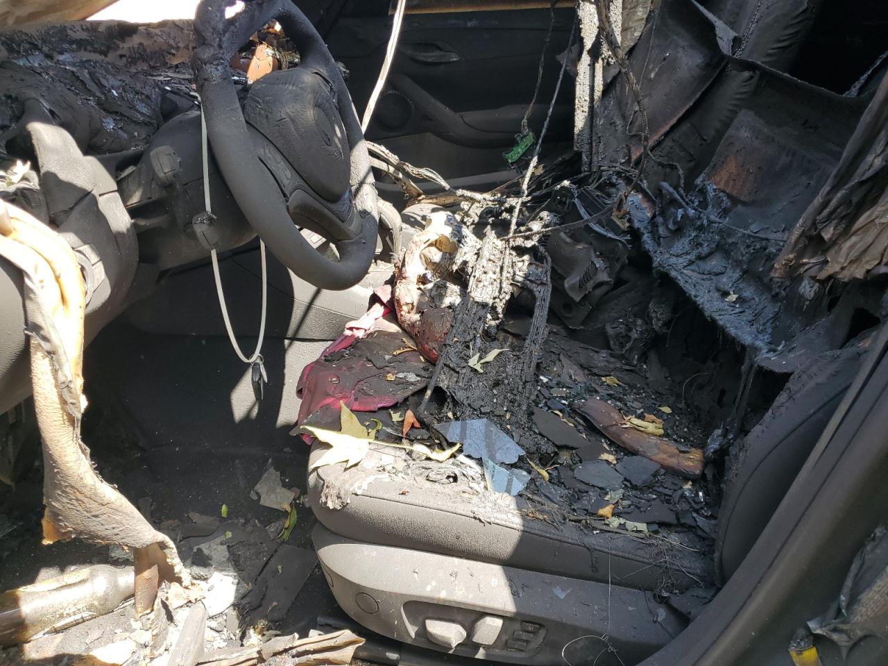 2015 BMW X1 Sdrive28I VIN: WBAVM1C55FVZ93964 Lot: 62750175