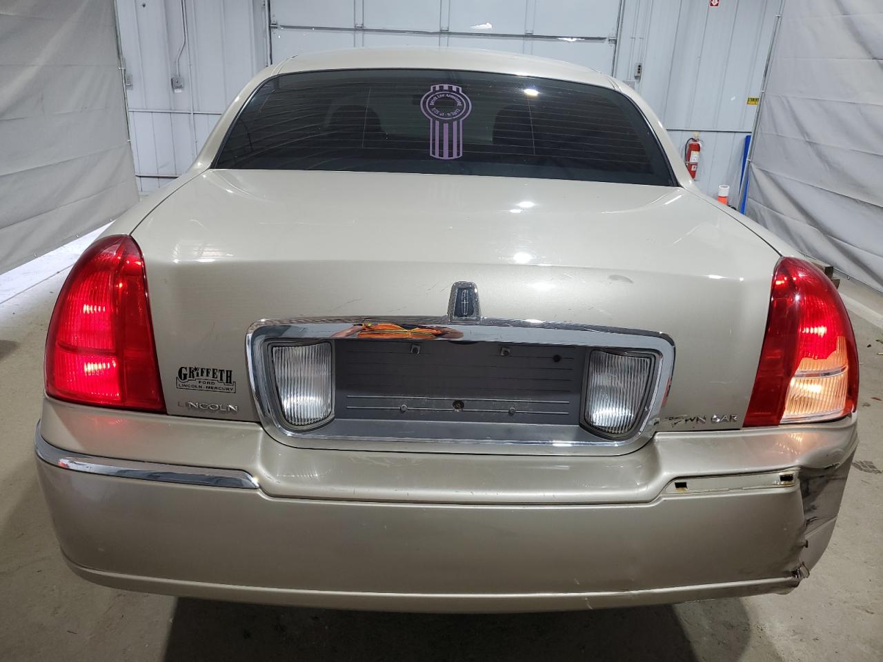 2008 Lincoln Town Car Signature Limited VIN: 2LNHM82W48X649915 Lot: 66138215