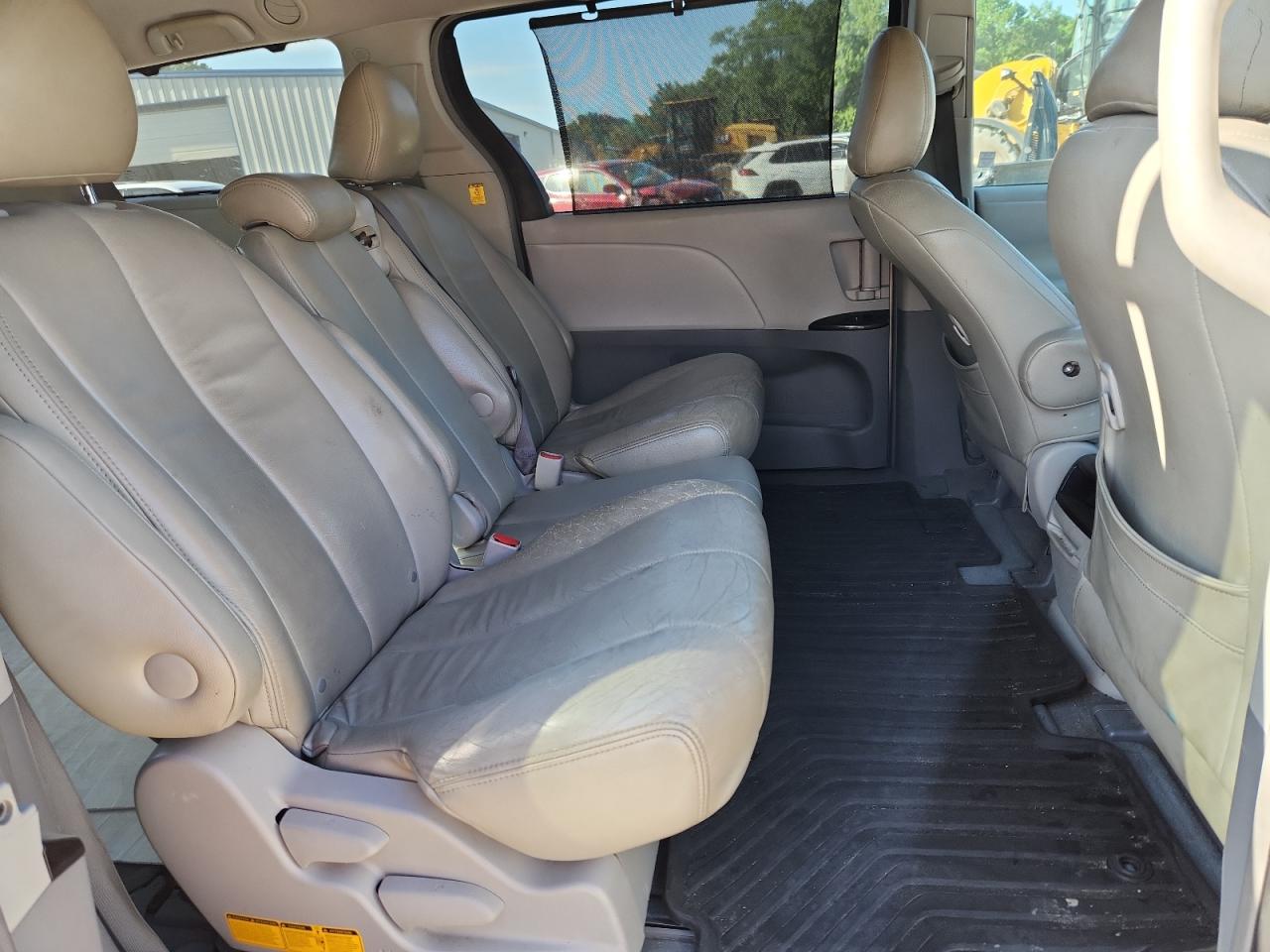 2011 Toyota Sienna Le VIN: 5TDKK3DC8BS011725 Lot: 64769995