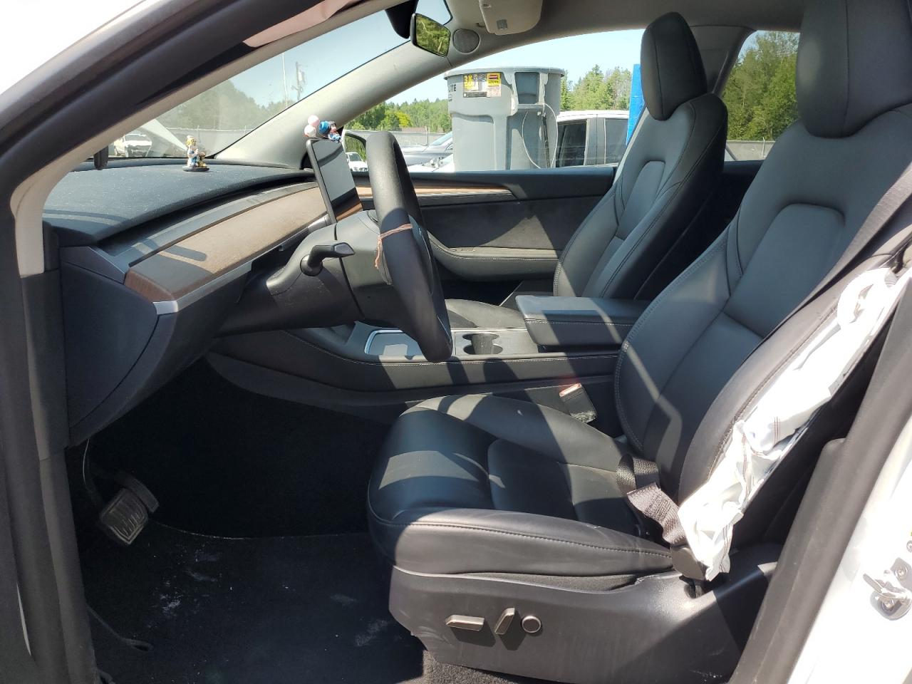 2024 Tesla Model Y VIN: 7SAYGDED1RF107643 Lot: 61617415