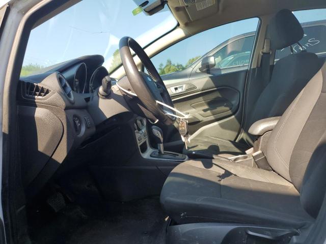Sedans FORD FIESTA 2016 Biały