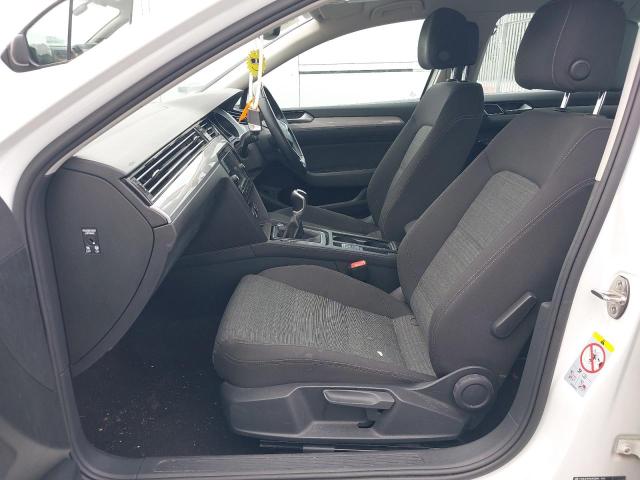 2019 VOLKSWAGEN PASSAT SE