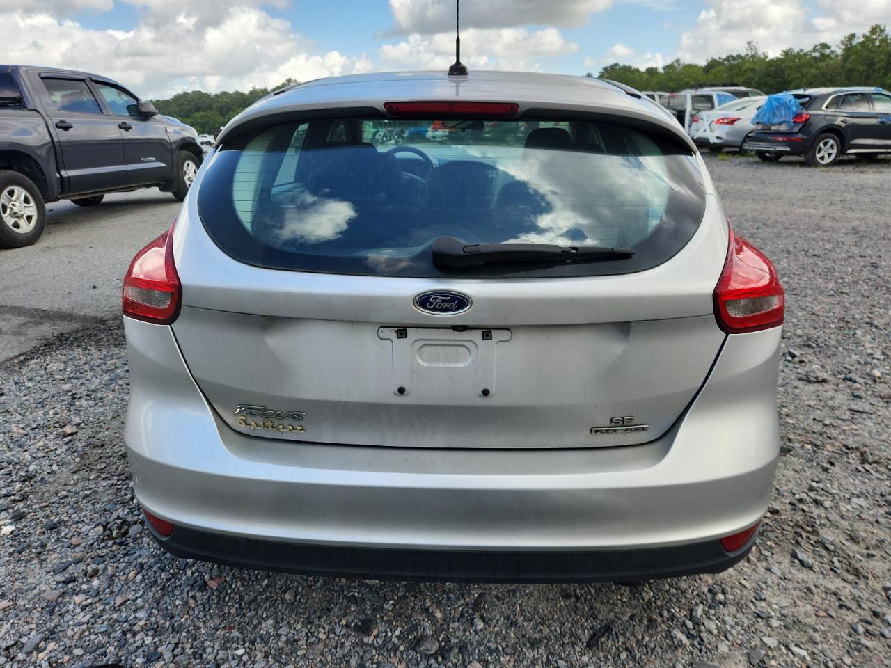 2016 Ford Focus Se VIN: 1FADP3K2XGL216949 Lot: 64963445