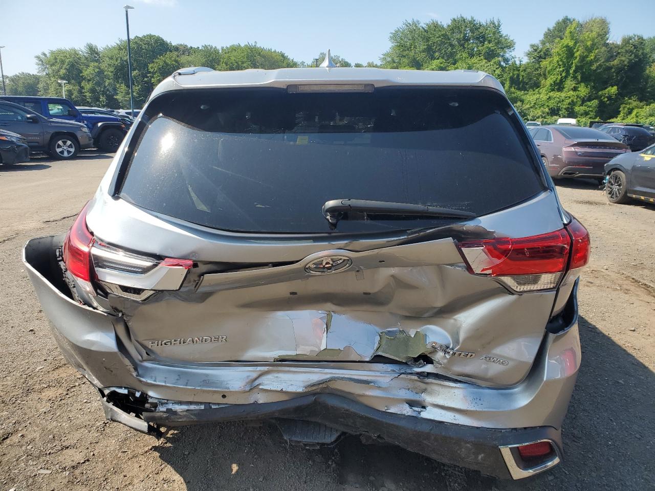 2018 Toyota Highlander Limited VIN: 5TDDZRFH8JS809253 Lot: 64181795