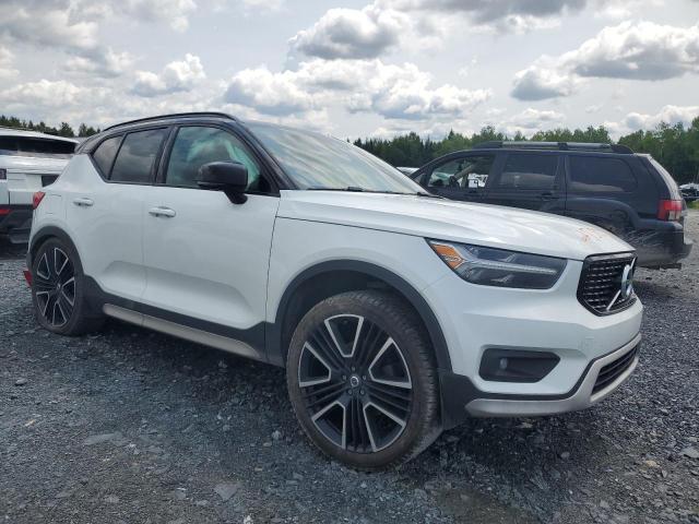 2020 VOLVO XC40 T5 R-DESIGN  