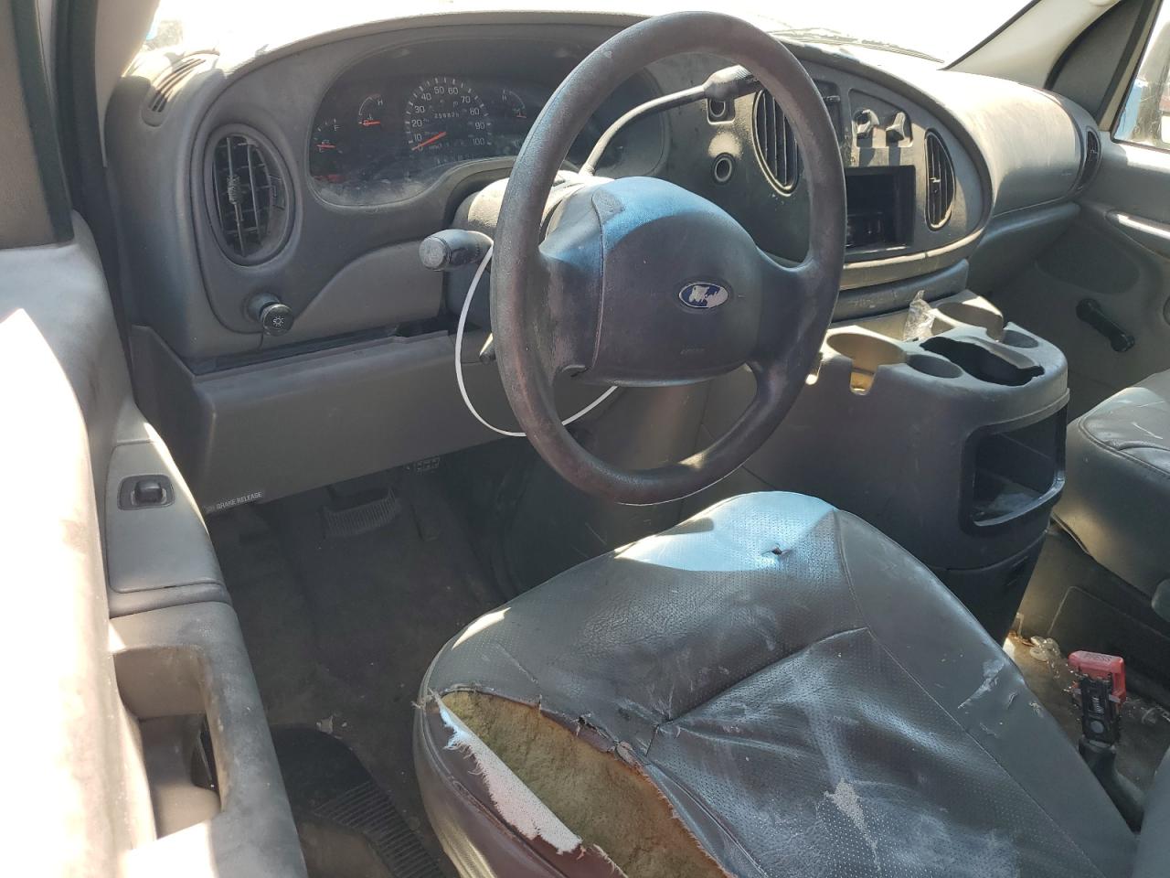 2003 Ford Econoline E150 Van VIN: 1FTRE14293HA13605 Lot: 64129745