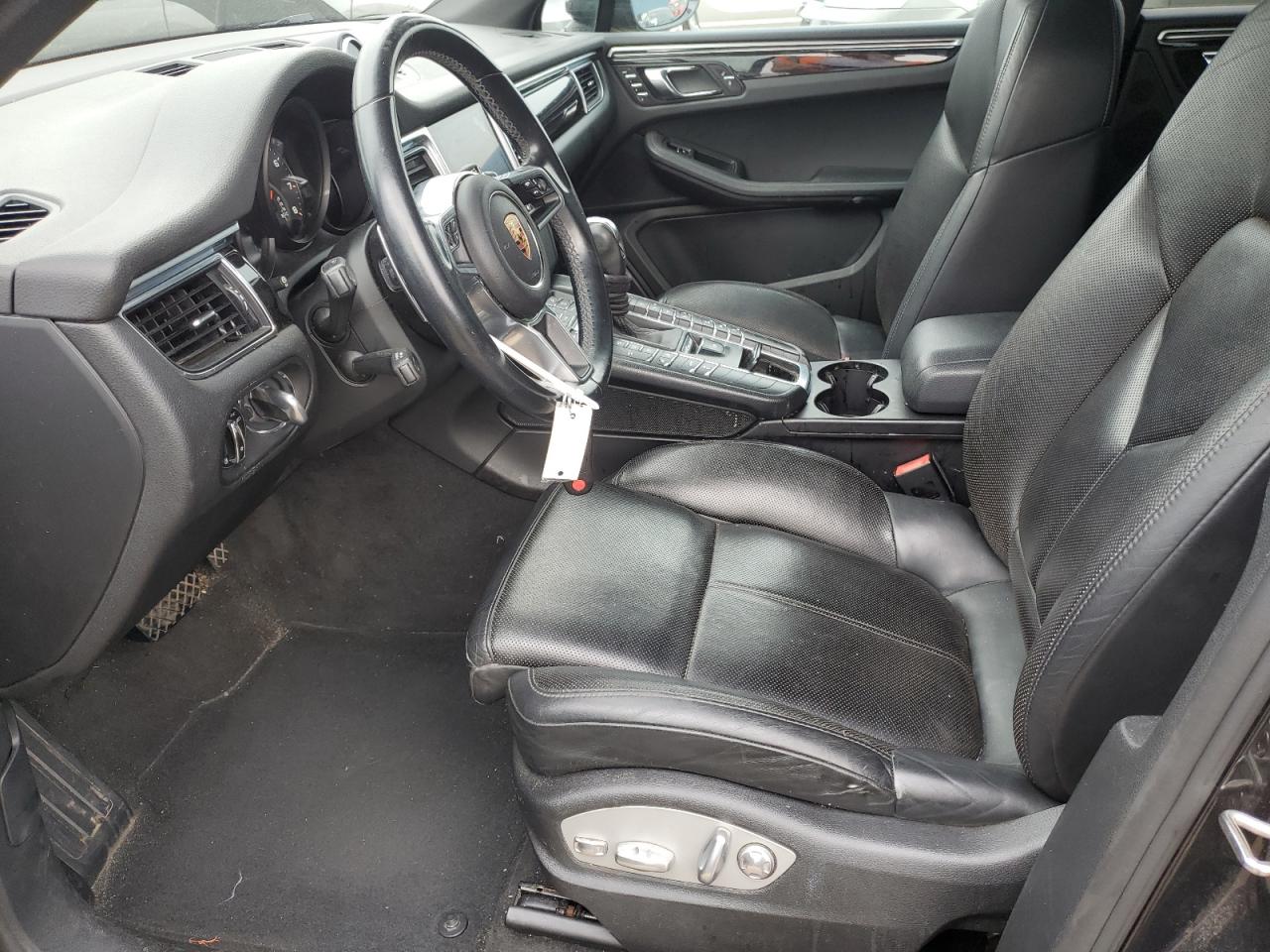 2017 Porsche Macan VIN: WP1AA2A50HLB03967 Lot: 64105835