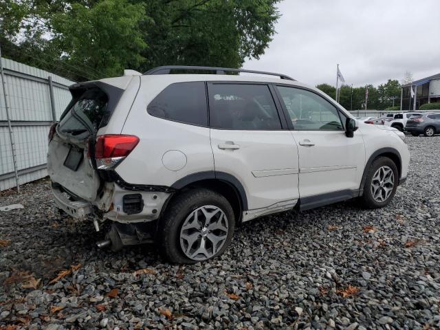 SUBARU FORESTER 2021 Белы