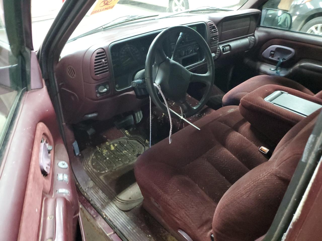 1998 Chevrolet Gmt-400 C1500 VIN: 2GCEC19M7W1259980 Lot: 62850255