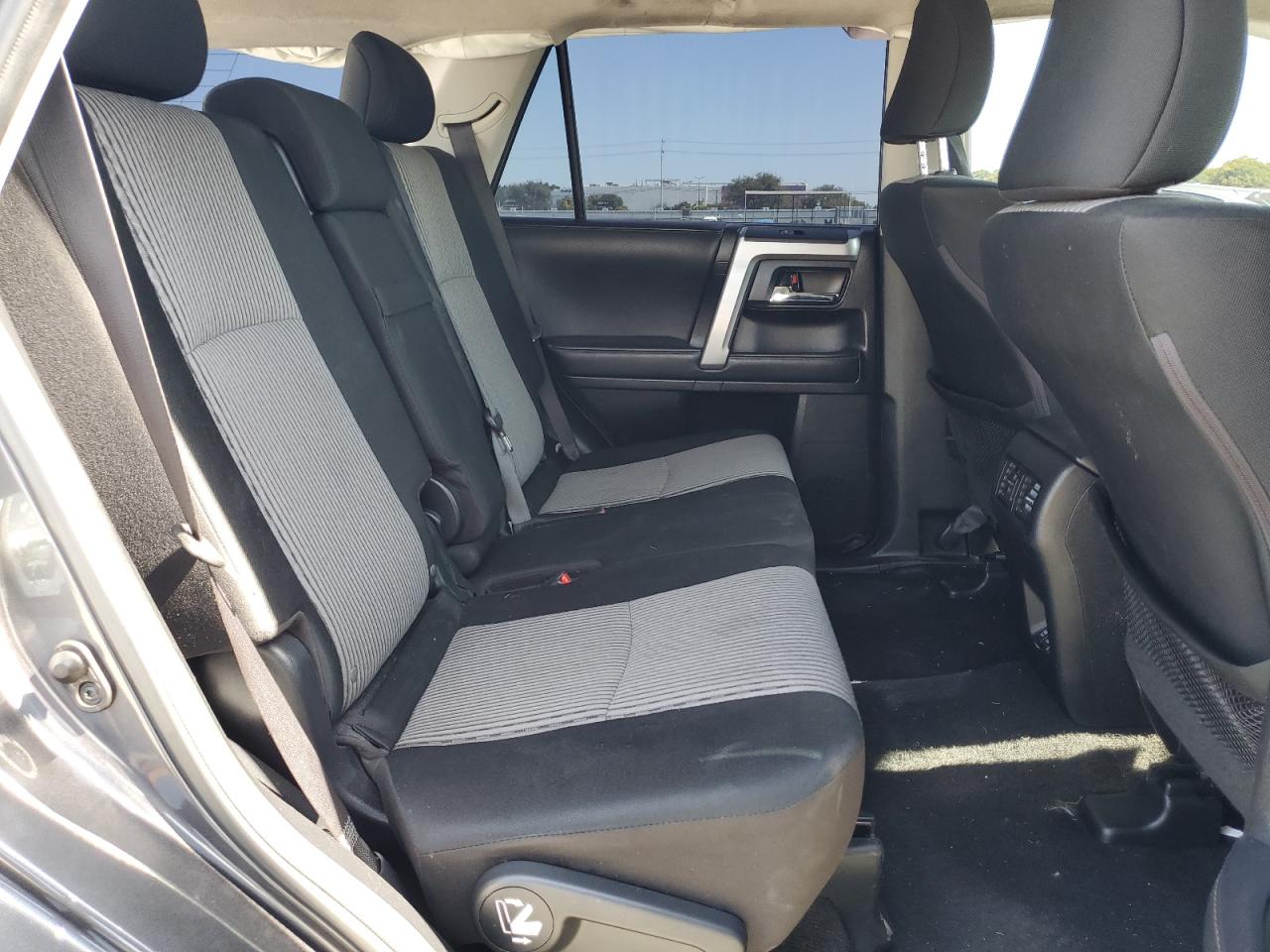 2022 Toyota 4Runner Sr5 VIN: JTEEU5JR7N5263192 Lot: 63942485