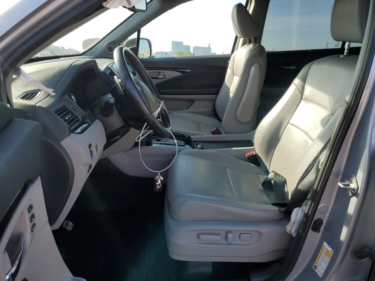 2018 Honda Pilot Touring VIN: 5FNYF6H99JB025070 Lot: 64745825