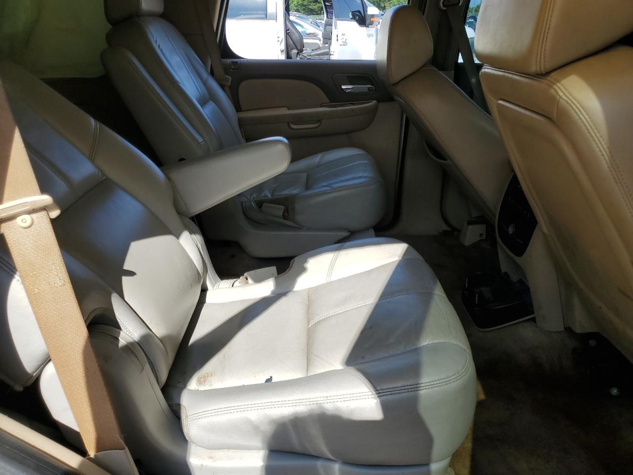 2007 GMC Yukon VIN: 1GKFC13J27R242858 Lot: 64682825