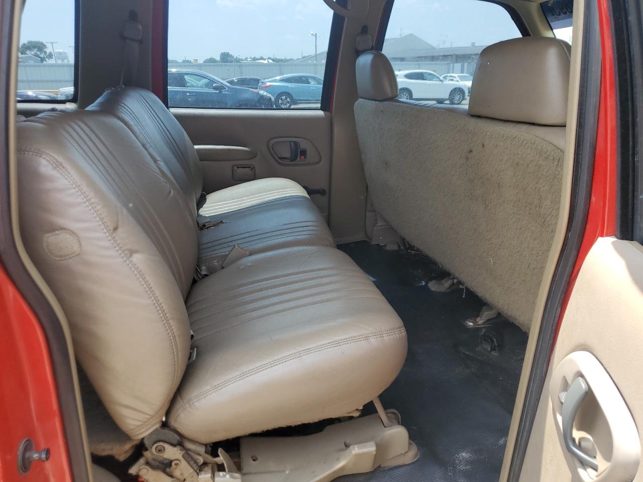 1999 Chevrolet Suburban C1500 VIN: 1GNEC16R4XJ327036 Lot: 63618895