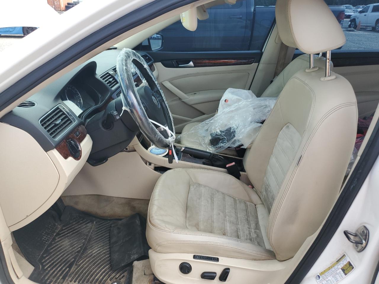 2013 Volkswagen Passat Sel VIN: 1VWCH7A37DC082544 Lot: 64787145